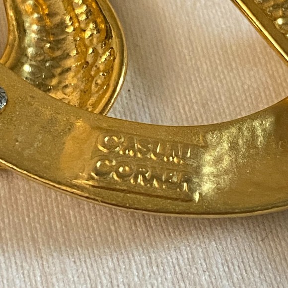 Casual Corner Gold Tone Abstract Brooch - Picture 7 of 8